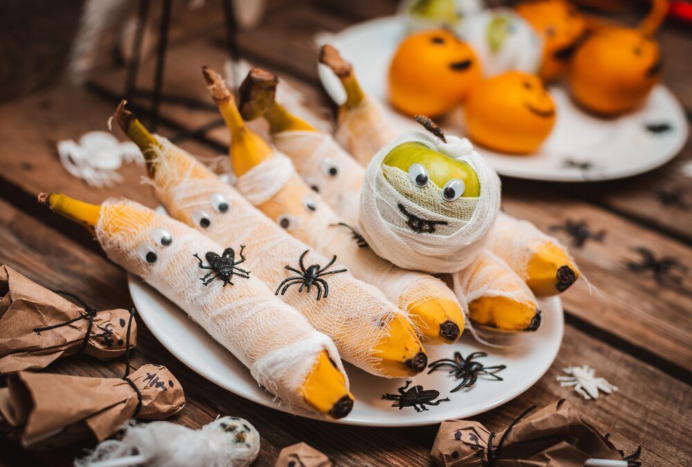 Słone przekąski na Halloween – pomysły na szybkie i strasznie pyszne dania